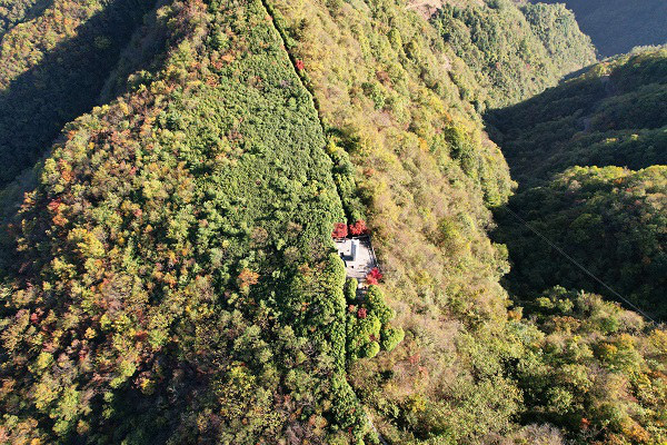 俯瞰鸡心岭。刘祎摄
