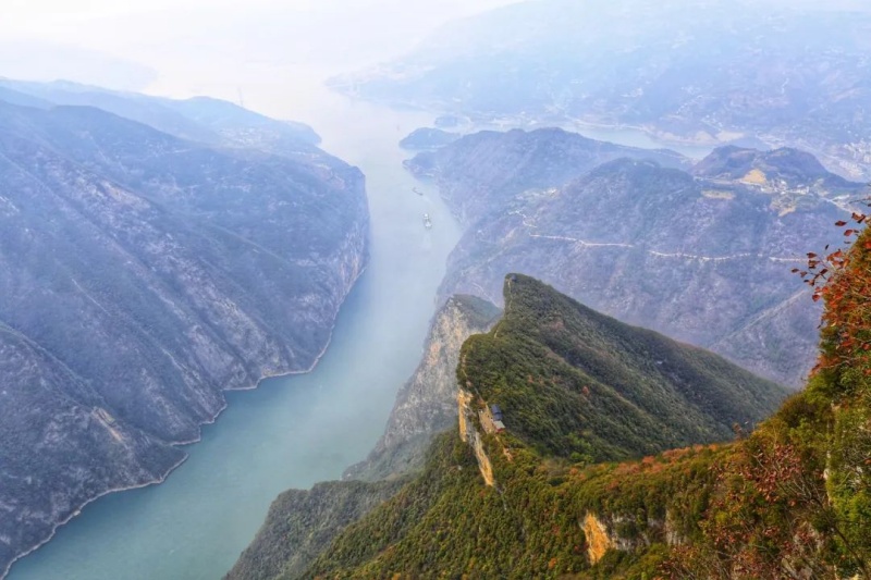 作为长江三峡的起点，奉节以白帝城、夔门、瞿塘峡等自然景观名扬天下。重庆市美协供图
